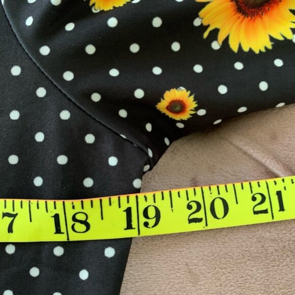 Lily by Firmiana  SZ L Black and Yellow Sunflower and Polka Dot Tunic Top | NWT - Picture 8 of 11